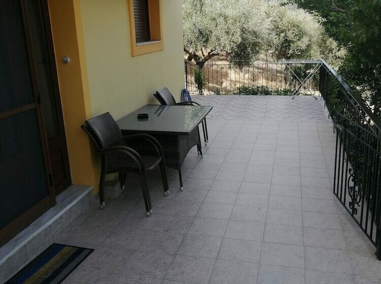 Семейные Апартаменты 3 Спальни, Elaionas Studios