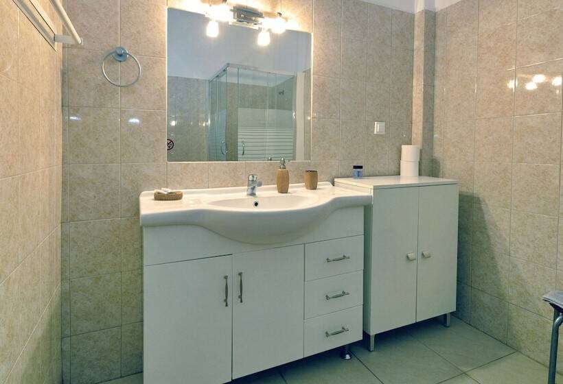 Семейные Апартаменты 3 Спальни, Elaionas Studios