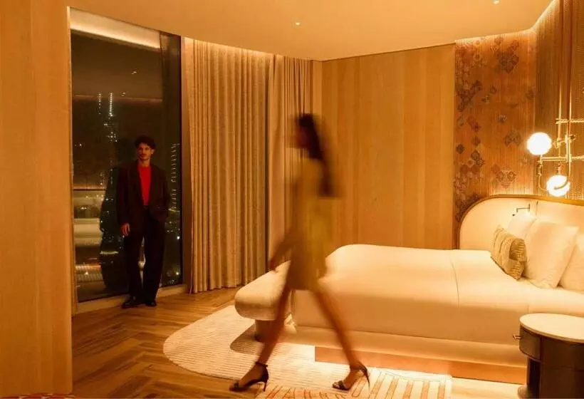 Deluxe Suite King Bed
