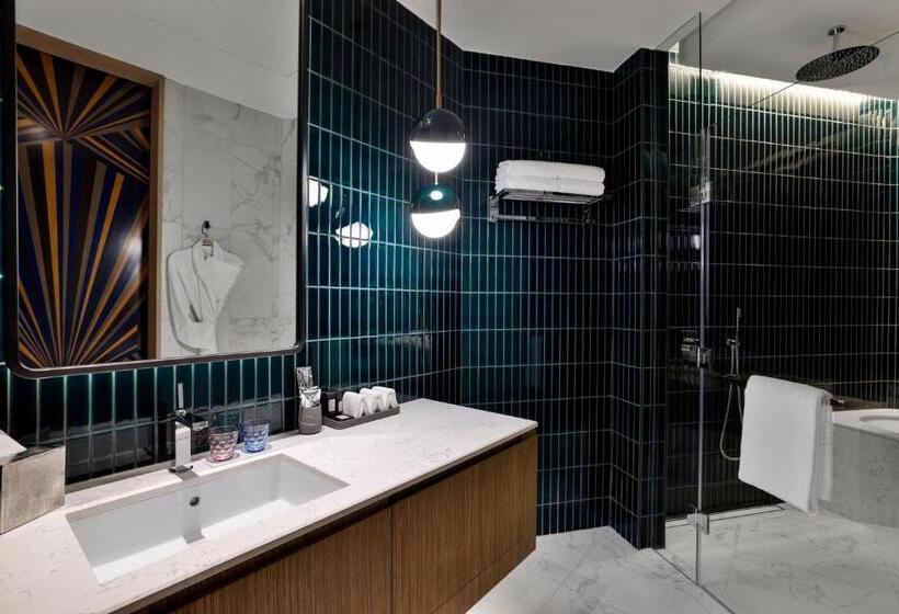 اتاق استاندارد با بالکن و چشمانداز دریا, W Dubai   Mina Seyahi