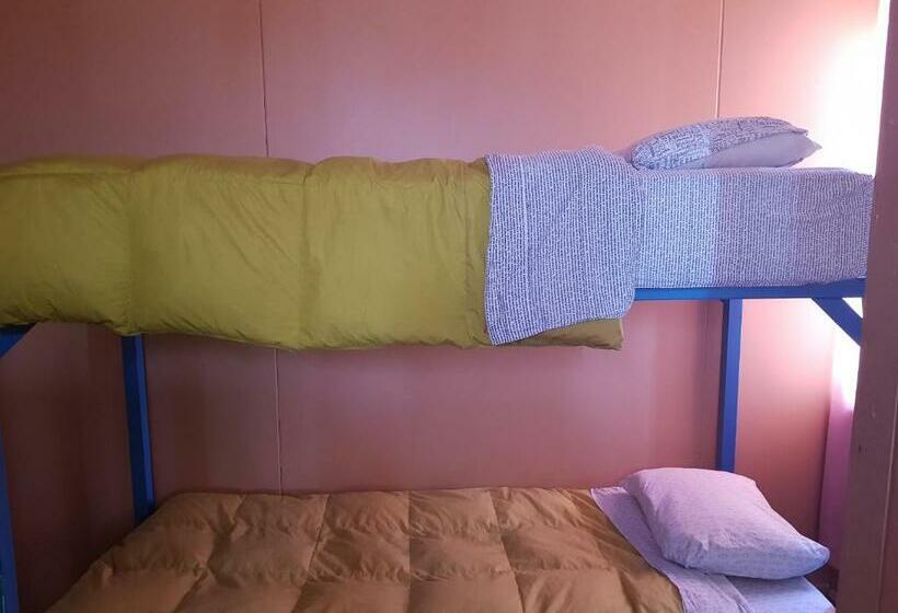 חדר סטנדרטי לארבעה עם חדר אמבטיה משותף, Patagonia House