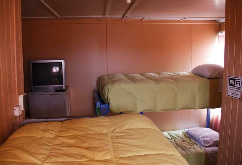 חדר סטנדרטי לארבעה עם חדר אמבטיה משותף, Patagonia House