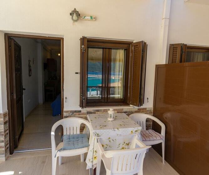 استودیوی استاندارد با چشمانداز دریا, Pension Holidays