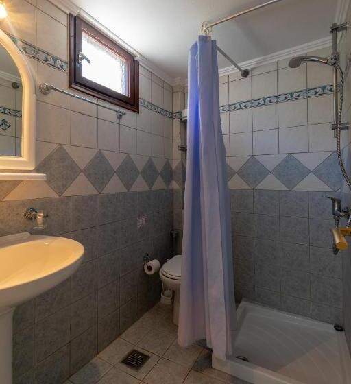 اتاق استاندارد سه نفره, Pension Holidays