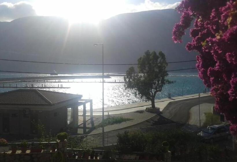 اتاق استاندارد سه نفره, Pension Holidays