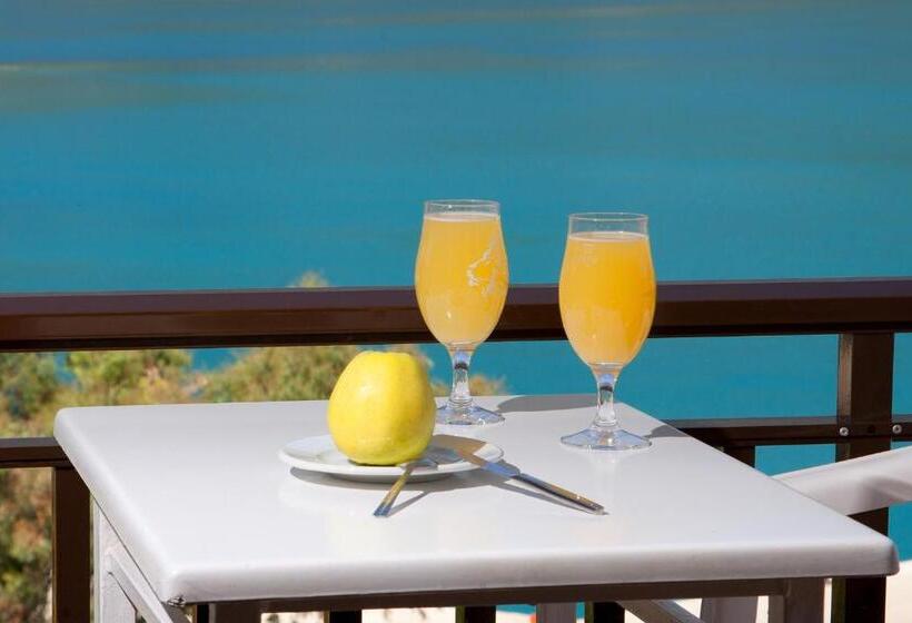 اتاق استاندارد سه نفره, Pension Holidays