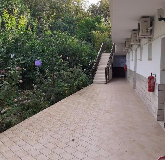 اتاق استاندارد سه نفره, Pension Holidays