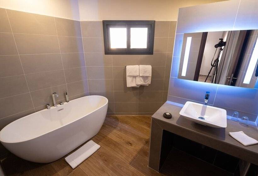 سوییت جونیور, L Adresse Dakar