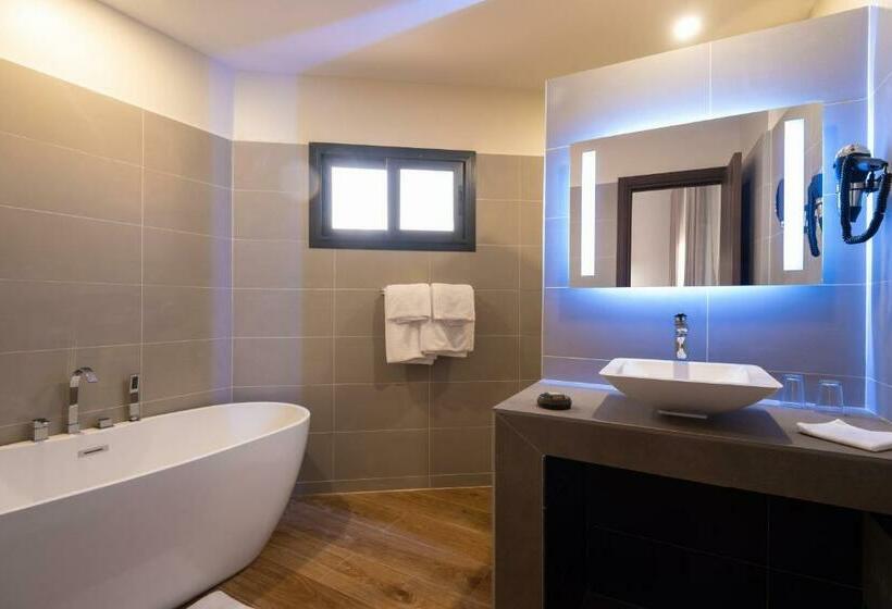 سوییت جونیور, L Adresse Dakar