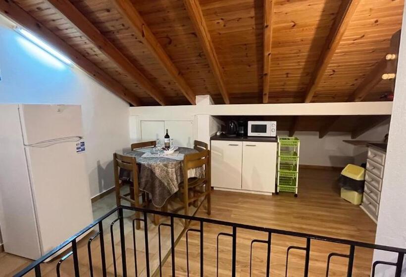 آپارتمان 2 خوابه با چشم‌انداز دریا, Villa Perris Studios