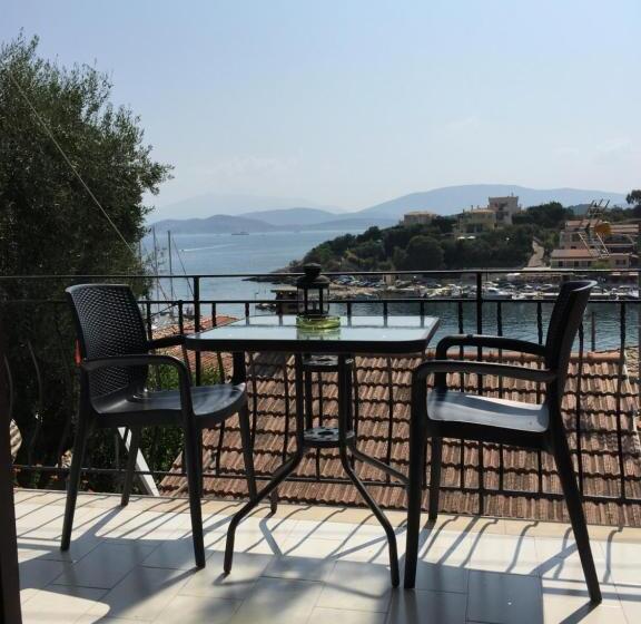 آپارتمان 2 خوابه با چشم‌انداز دریا, Villa Perris Studios