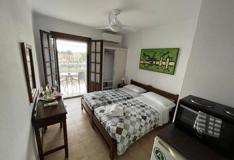 غرفة قياسية مطلّة علي البحر, Villa Perris Studios