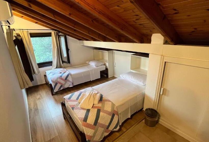 آپارتمان 2 خوابه با چشم‌انداز دریا, Villa Perris Studios