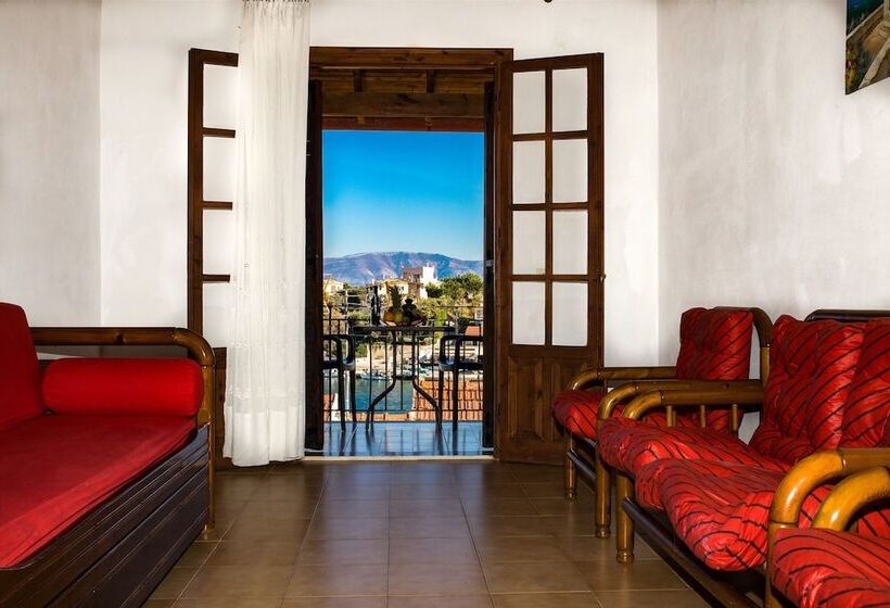 آپارتمان 2 خوابه با چشم‌انداز دریا, Villa Perris Studios