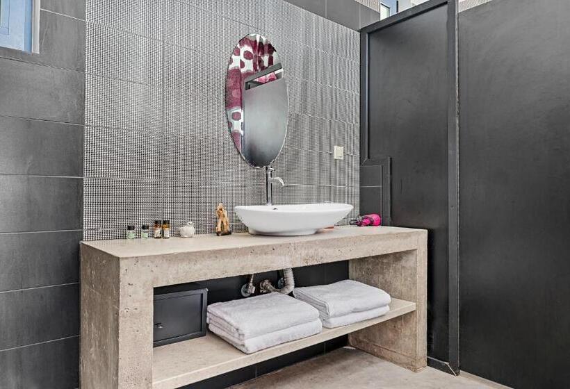 스위트, Serenity Boutique Suites