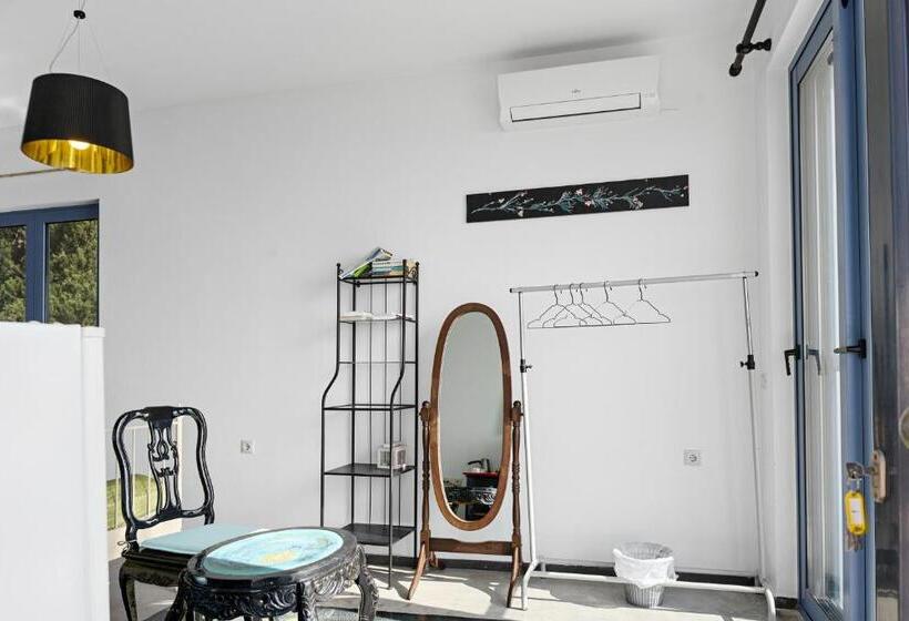 스위트, Serenity Boutique Suites