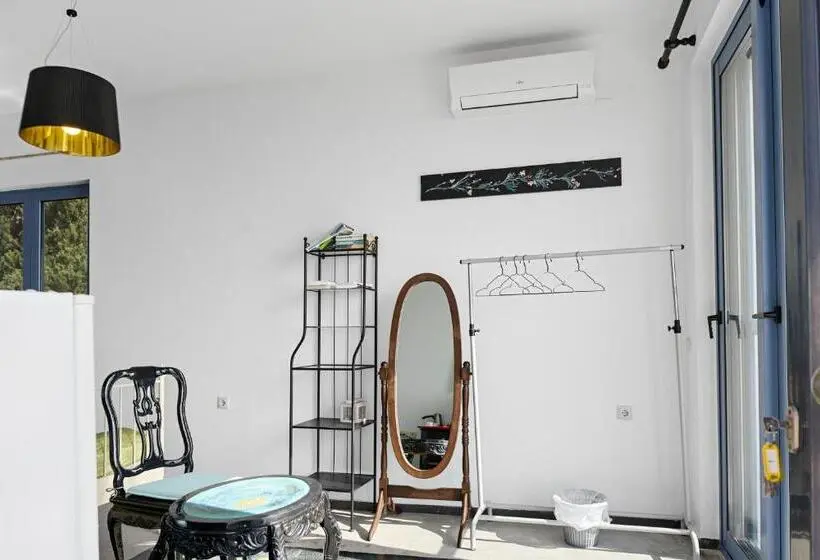 سوییت, Serenity Boutique Suites
