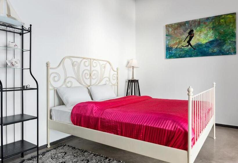 جناح عائلي غرفتين نوم, Serenity Boutique Suites