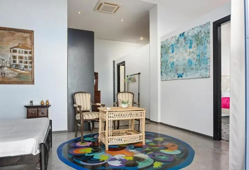 سوئیت خانواده 2 خوابه, Serenity Boutique Suites