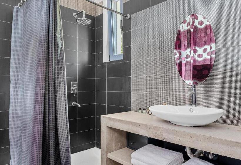 جناح, Serenity Boutique Suites