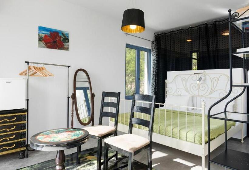 스위트, Serenity Boutique Suites