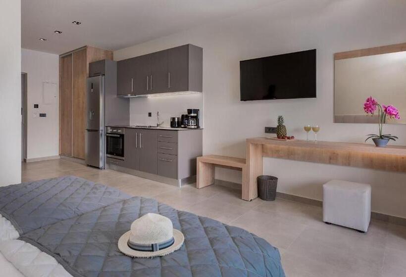 سوییت با چشمانداز استخر, Mystique Luxury Suites & Maisonettes