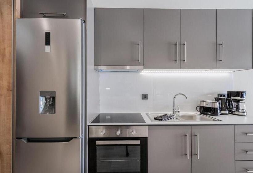 سوییت با چشمانداز استخر, Mystique Luxury Suites & Maisonettes