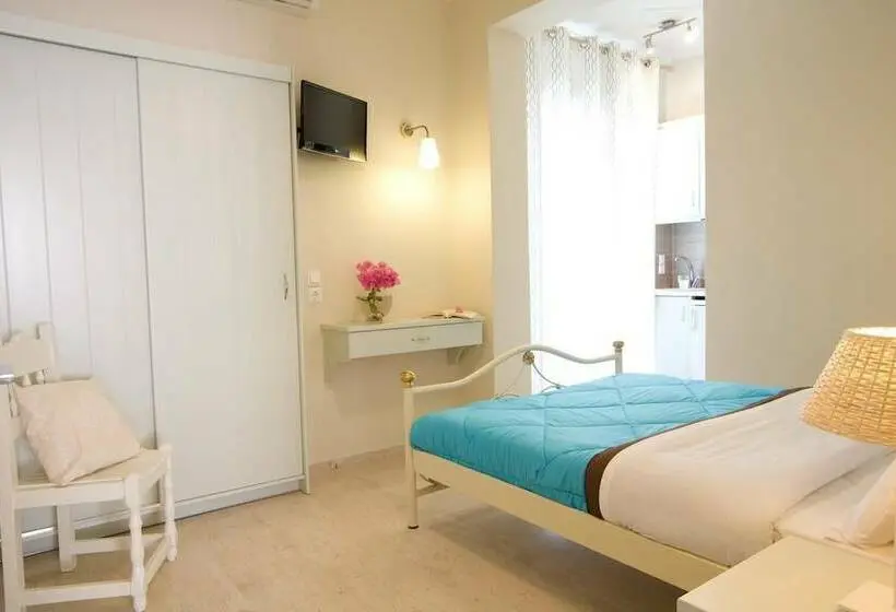 Standard Studio, Isalos