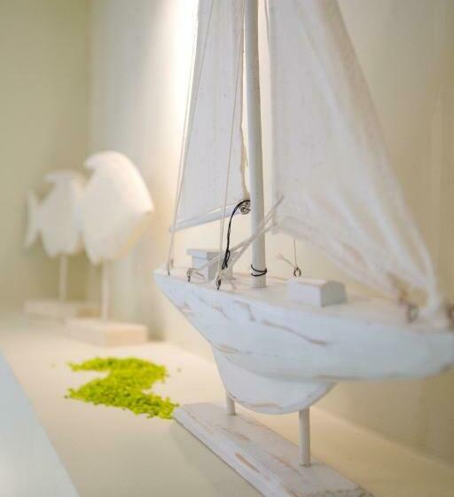 스탠다드 룸, Isalos