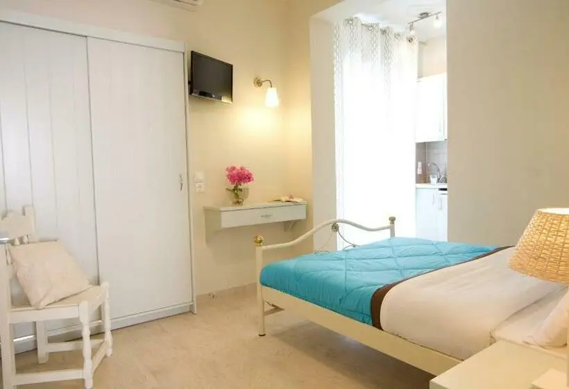 Standard Studio, Isalos