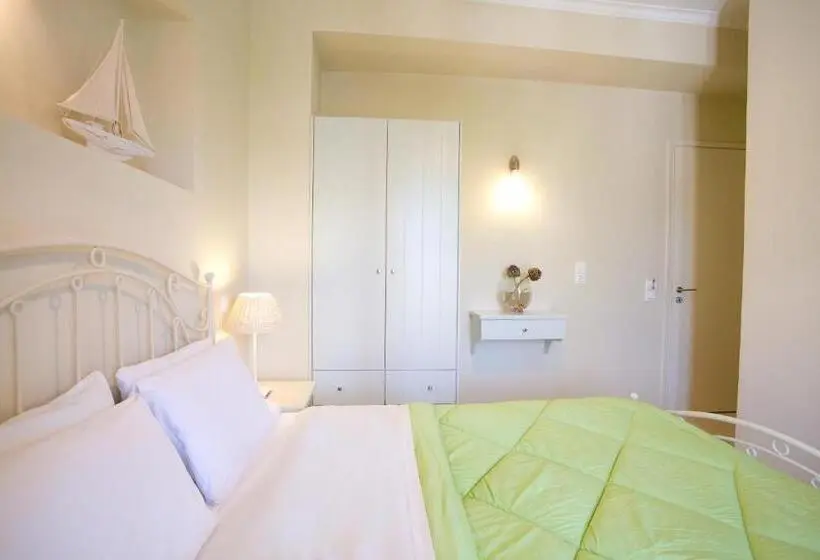 Standard Room with Balcony, Isalos