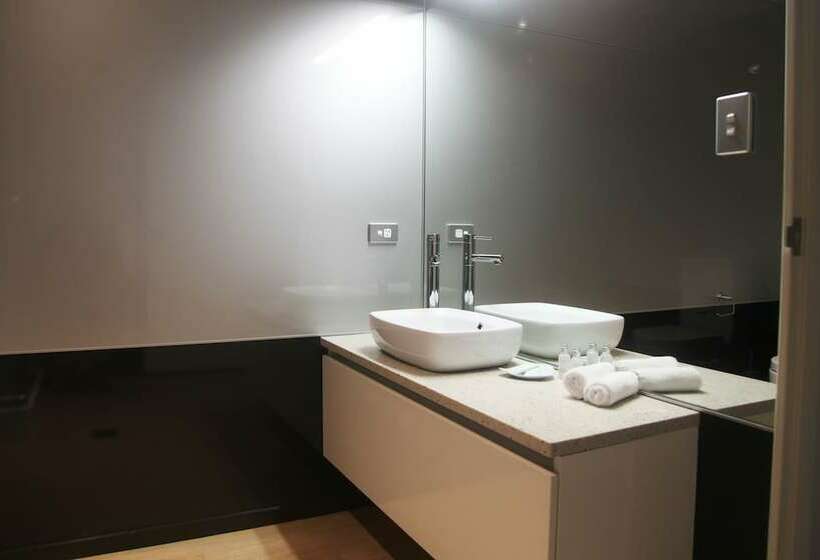 דירת שני חדרים, Quayside Apartments