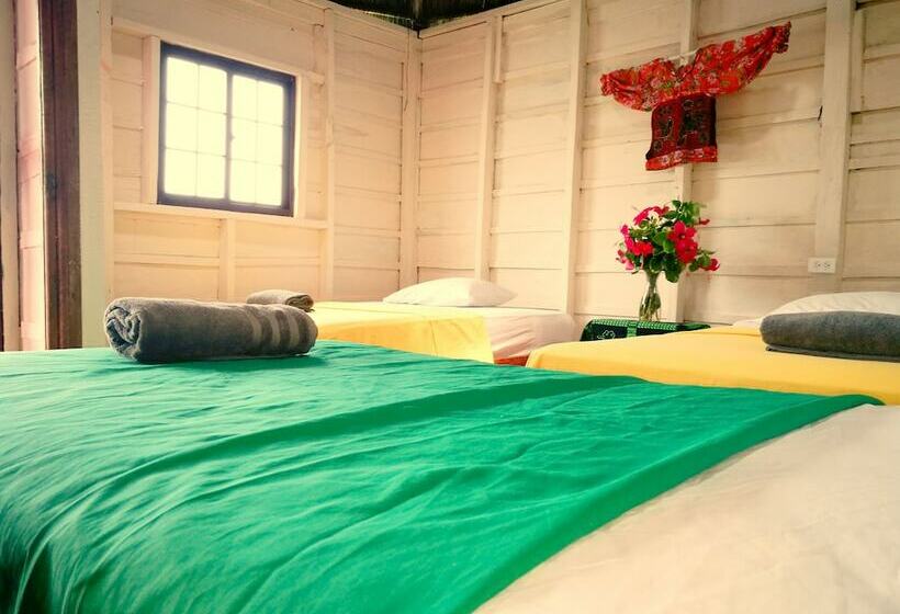 패밀리 방갈로, Akwa Reef Lodge