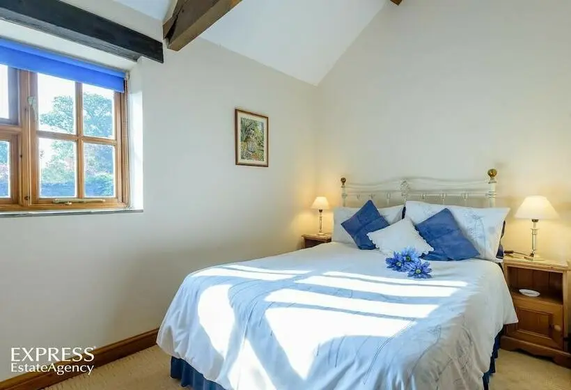 1ベッドルームハウス, Highgrove Barns