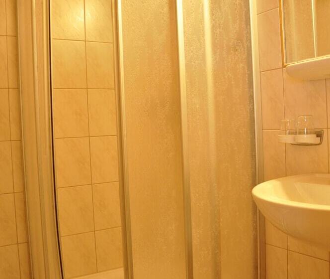 침실 4개 아파트, Haus Astoria