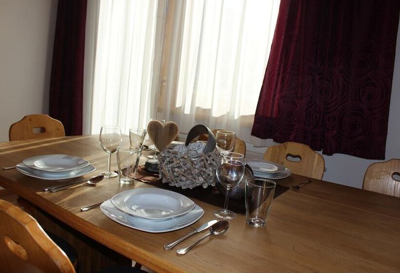 침실 4개 아파트, Haus Astoria