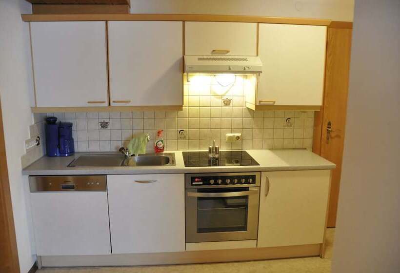 침실 4개 아파트, Haus Astoria