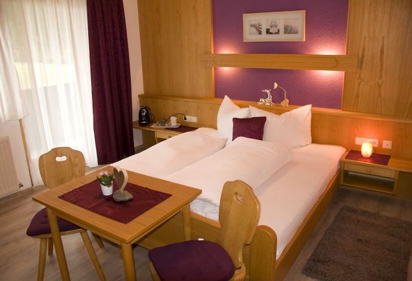 패밀리 룸, Haus Astoria