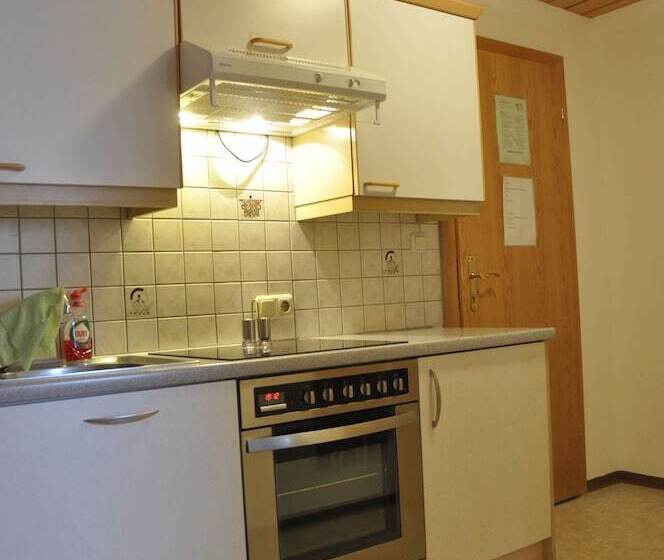 침실 4개 아파트, Haus Astoria