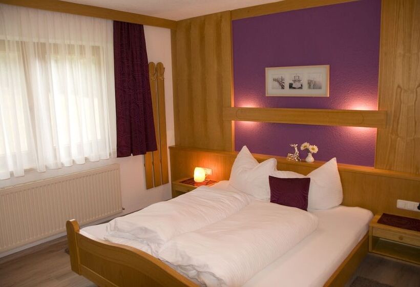 침실 4개 아파트, Haus Astoria