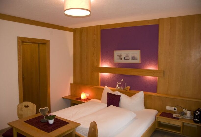 패밀리 룸, Haus Astoria