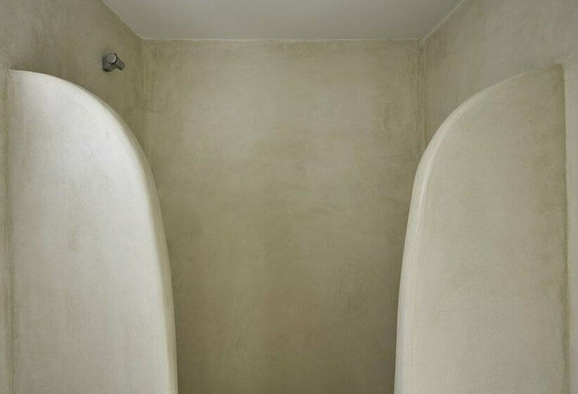 Estudio Estándar Vista Mar Lateral, Iliana Olive Branch