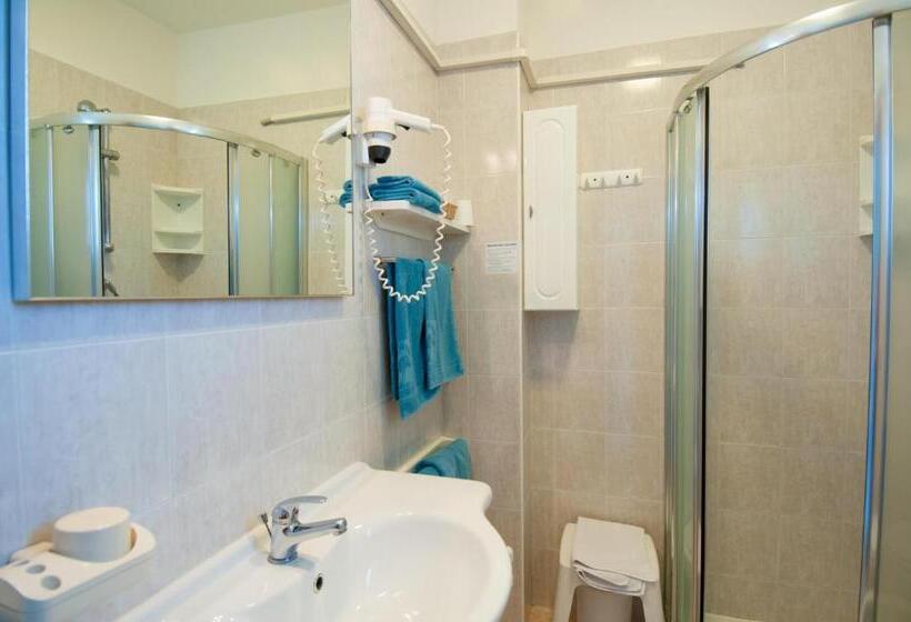 스탠다드 트리플 룸, Ai Pini