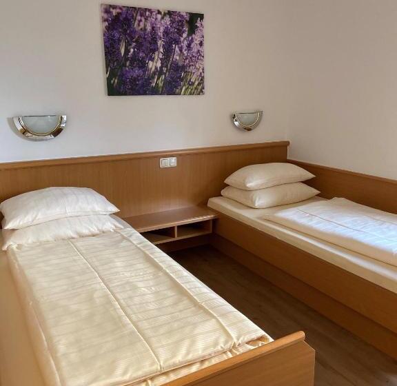 اتاق استاندارد, Bett & Frühstück