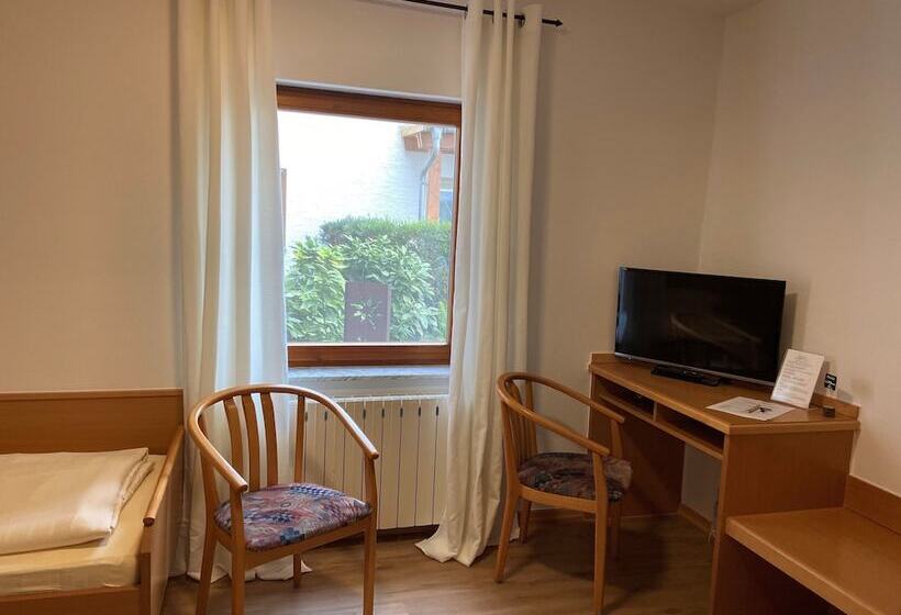 اتاق استاندارد, Bett & Frühstück