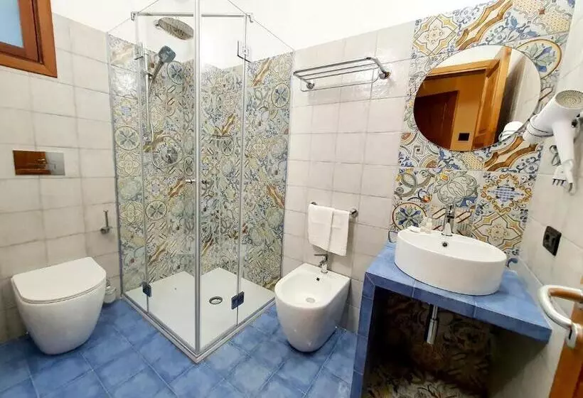 اتاق کلاسیک, Cala Marina