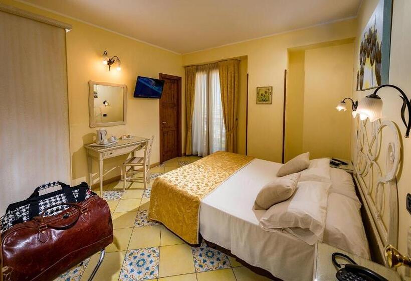 غرفة قياسية مزوَّدة بشُرفة إطلالة جانبية علي البحر, Cala Marina