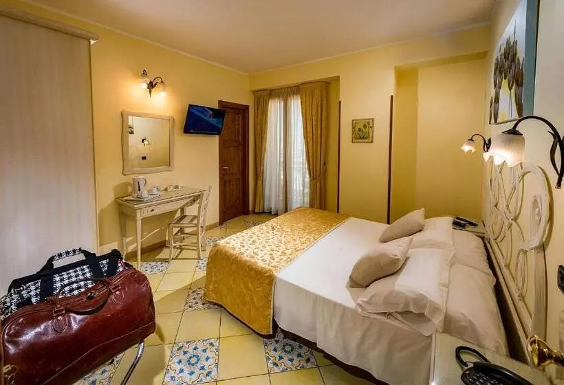 Standard Room with Balcony Side Sea View, Cala Marina