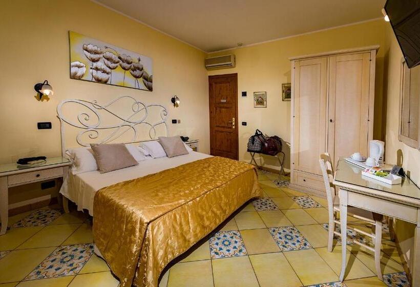 Standard Room with Balcony Side Sea View, Cala Marina