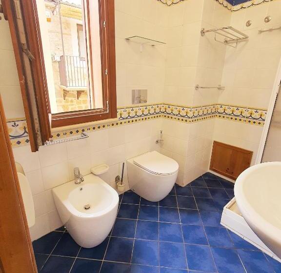 اتاق استاندارد با بالکن و چشم‌انداز دریا, Cala Marina